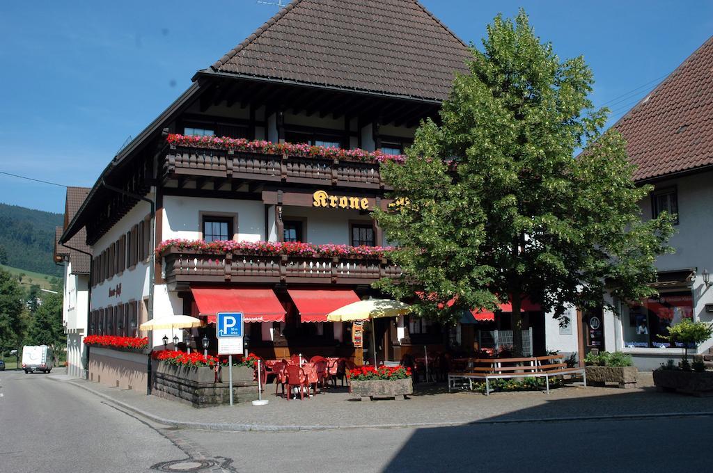 Gasthaus-Krone-Post Simonswald Exterior foto